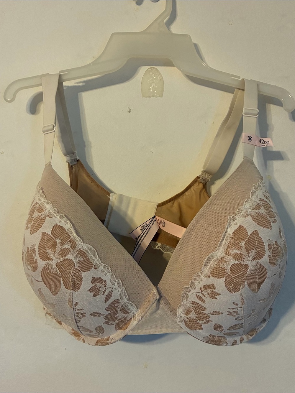Victoria’s Secret NWT 42DD beige Floral Lace Full-Coverage Underwire Bra